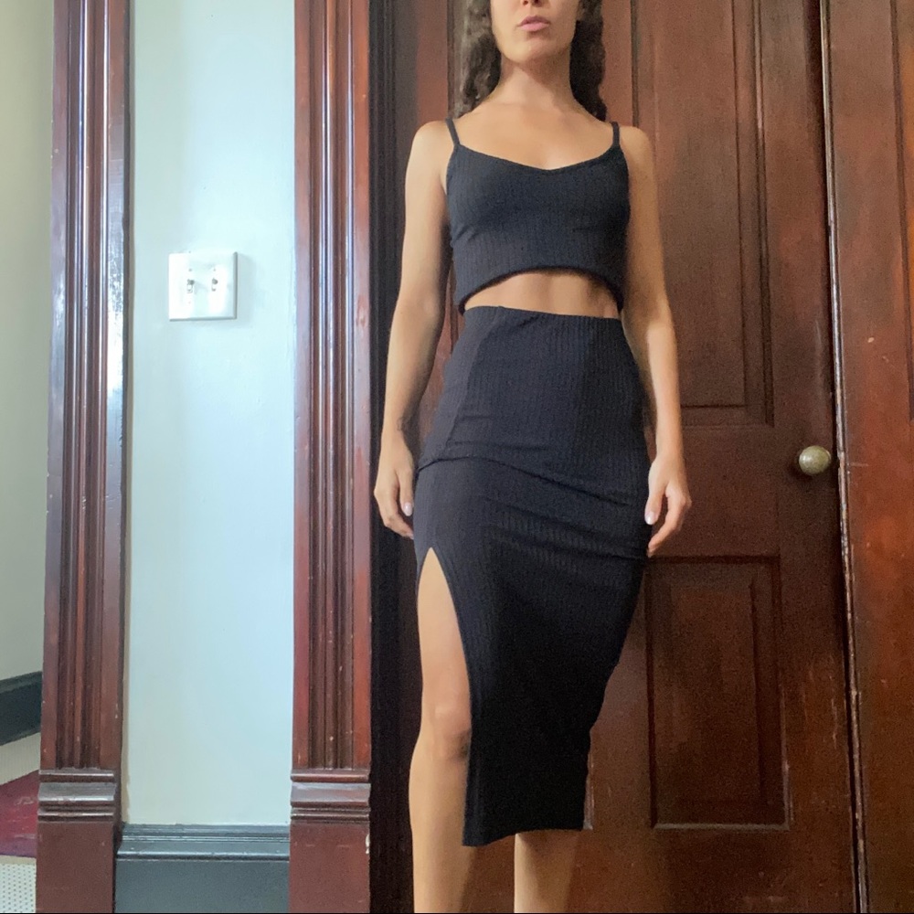 SET: Ribbed Pencil Skirt with Slit & Tank Top